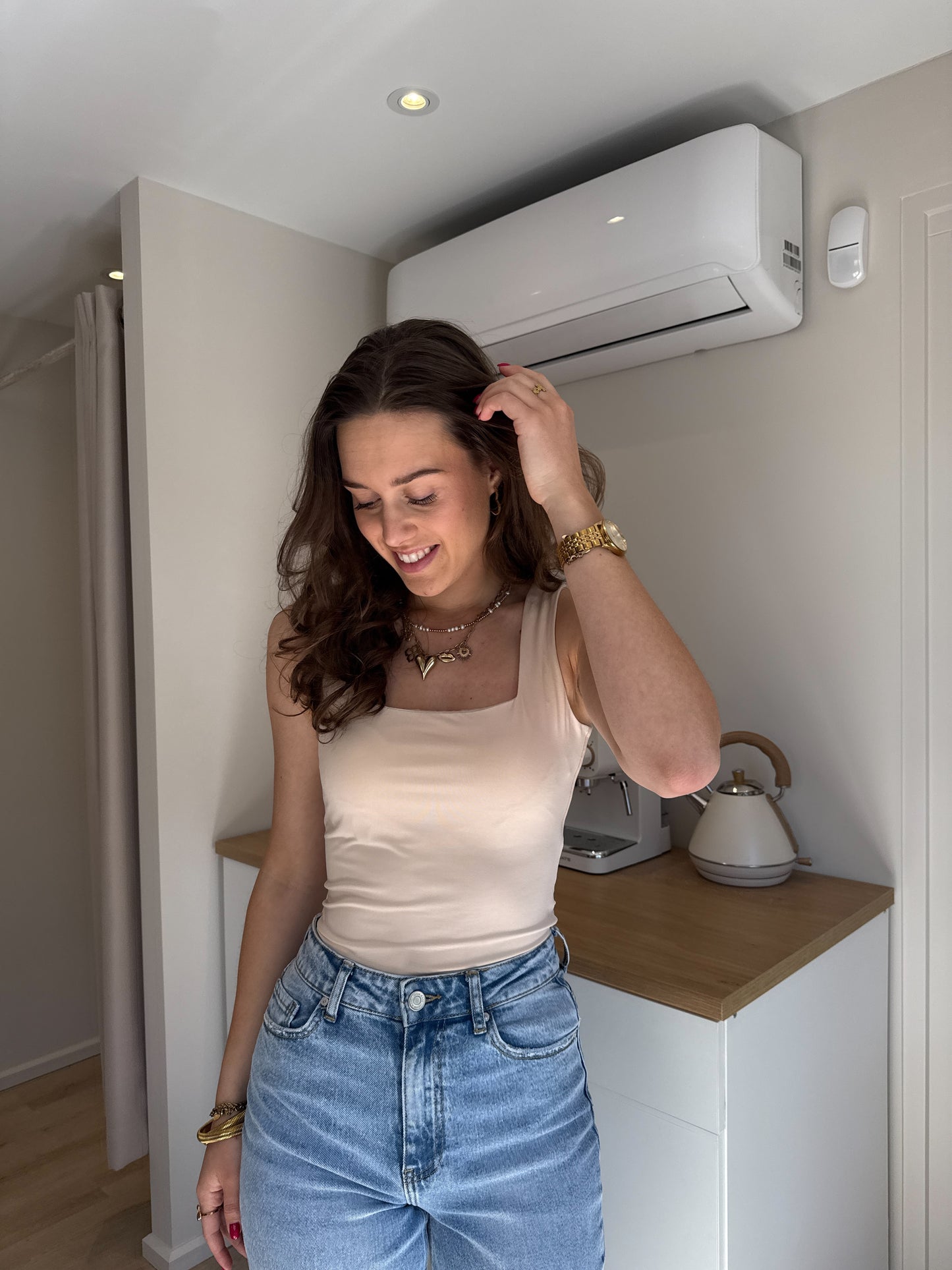Basic top met vierkante hals - beige