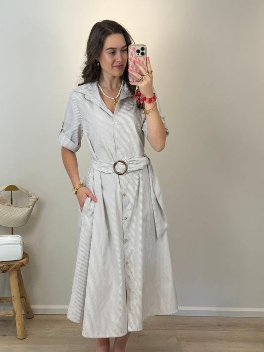 Gestreepte lange jurk met ceintuur - beige