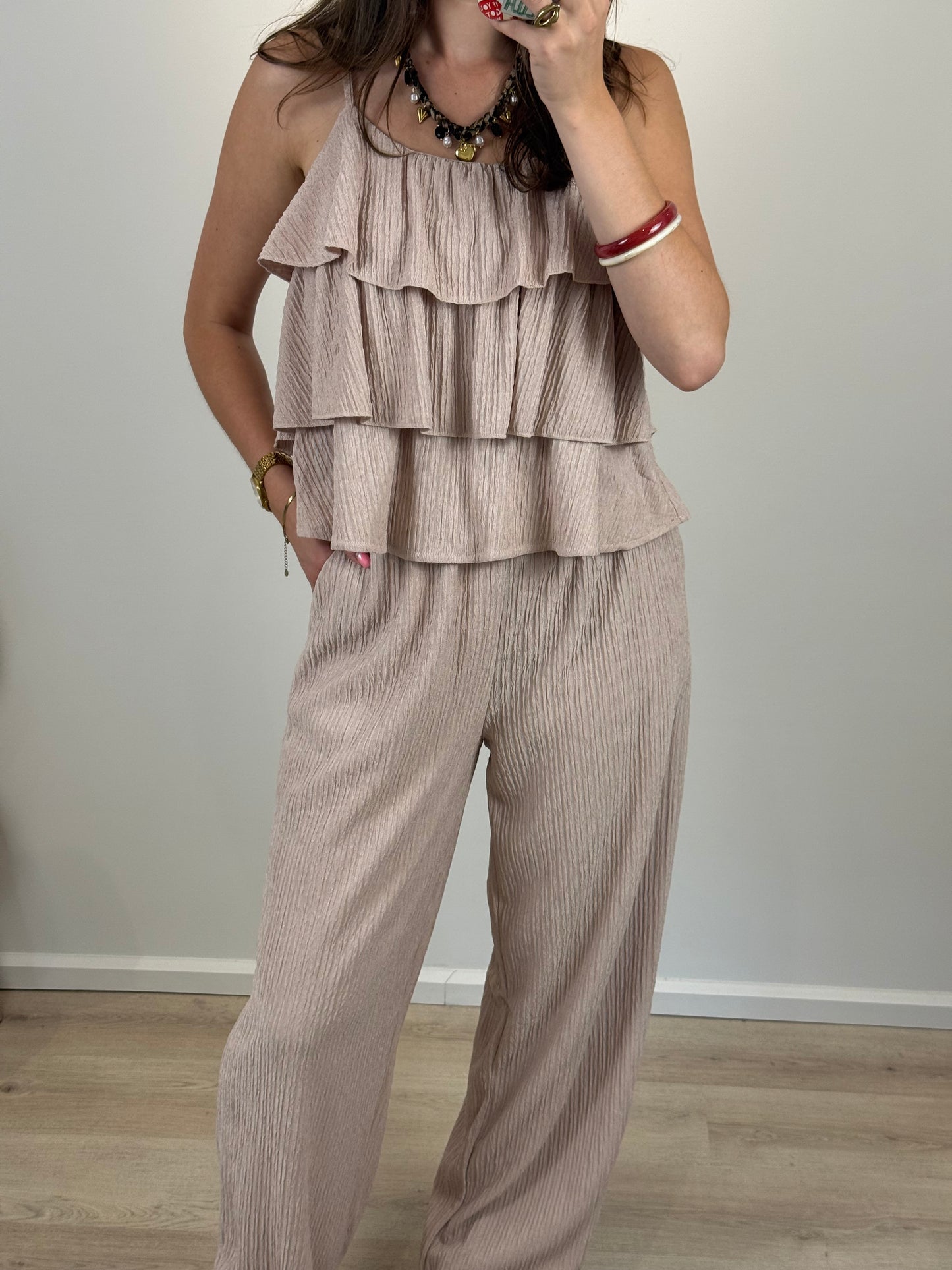 Ruffle top - beige