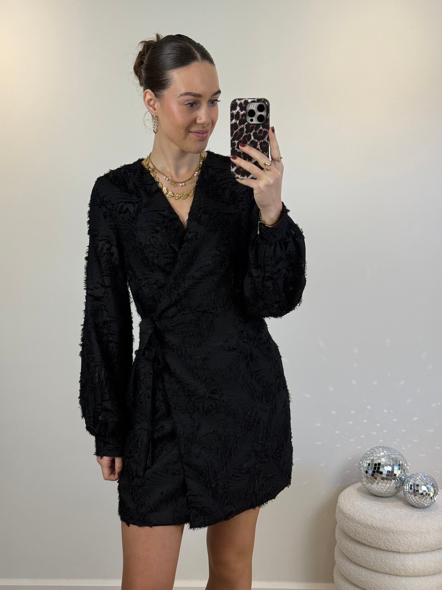 Overslag jurkje met franjes - zwart