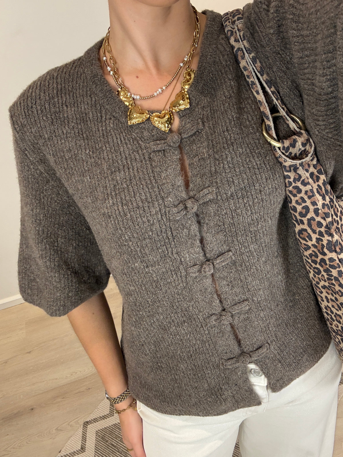 Cozy mandarin top - bruin - At Styles