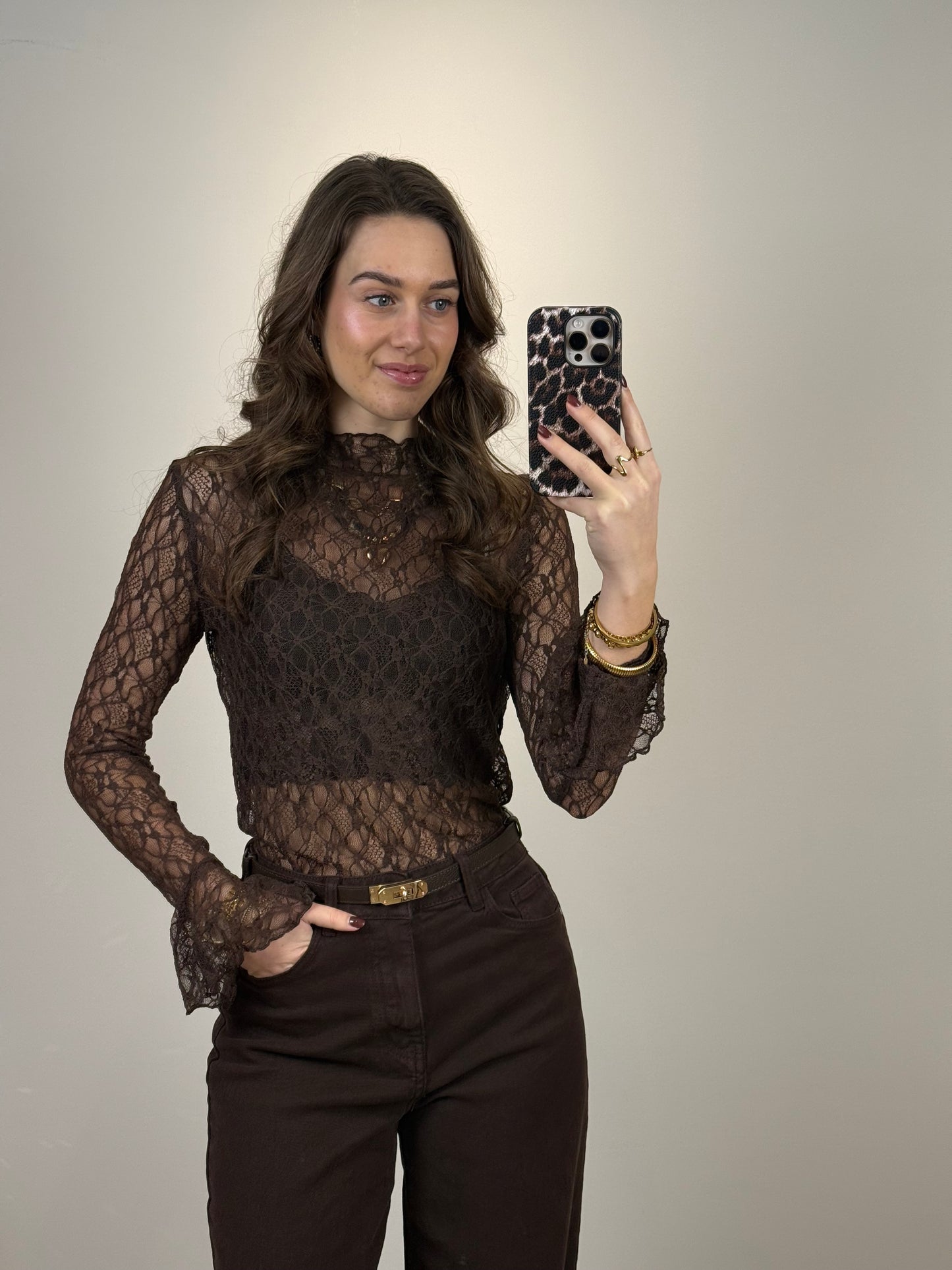 Kanten top met mouwtje - bruin