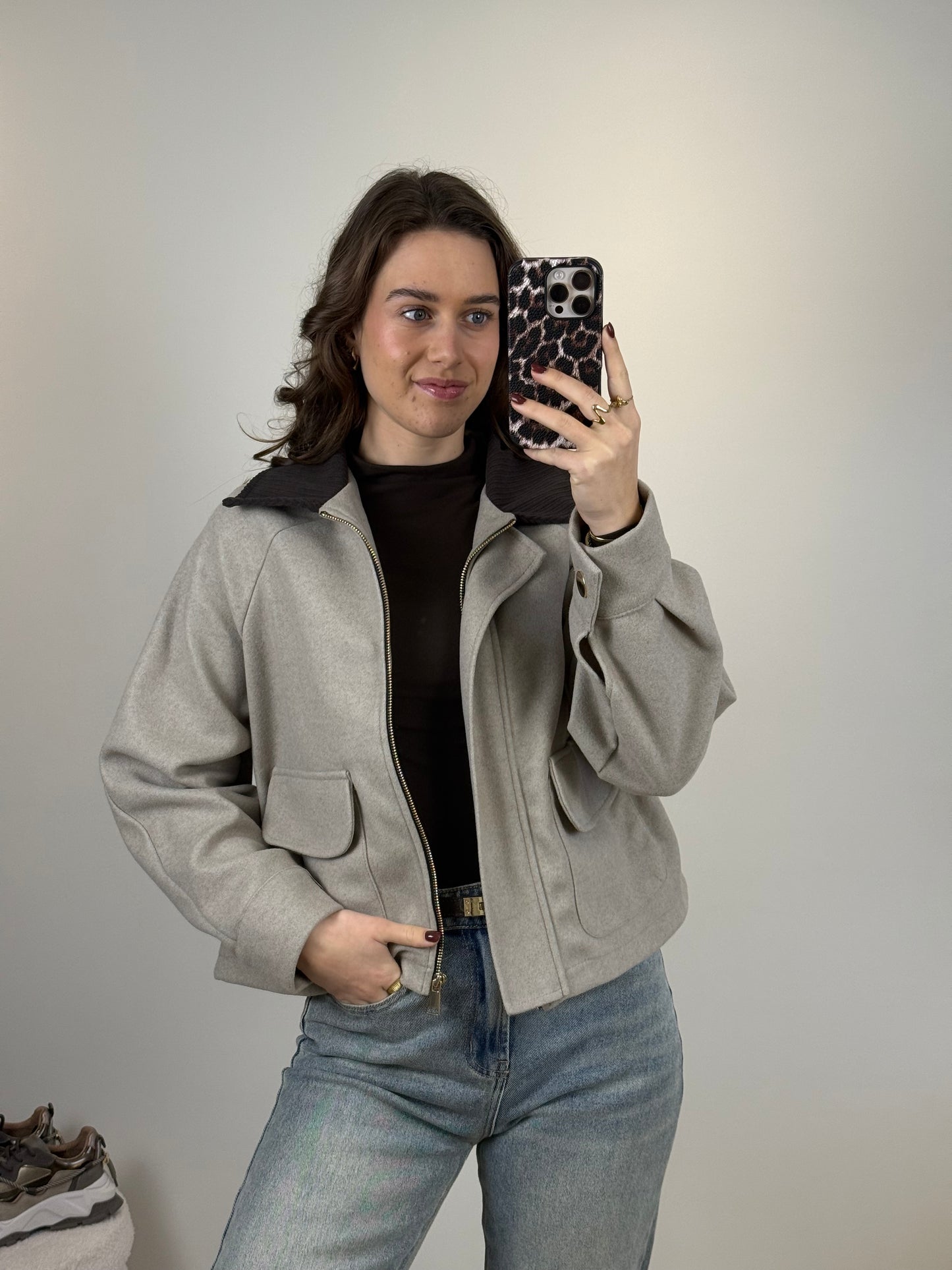 Jasje met bruin kraagje - beige