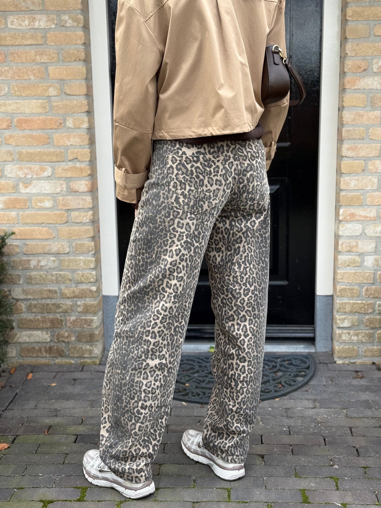 Mid waist - balloon stretch jeans - panter - At Styles
