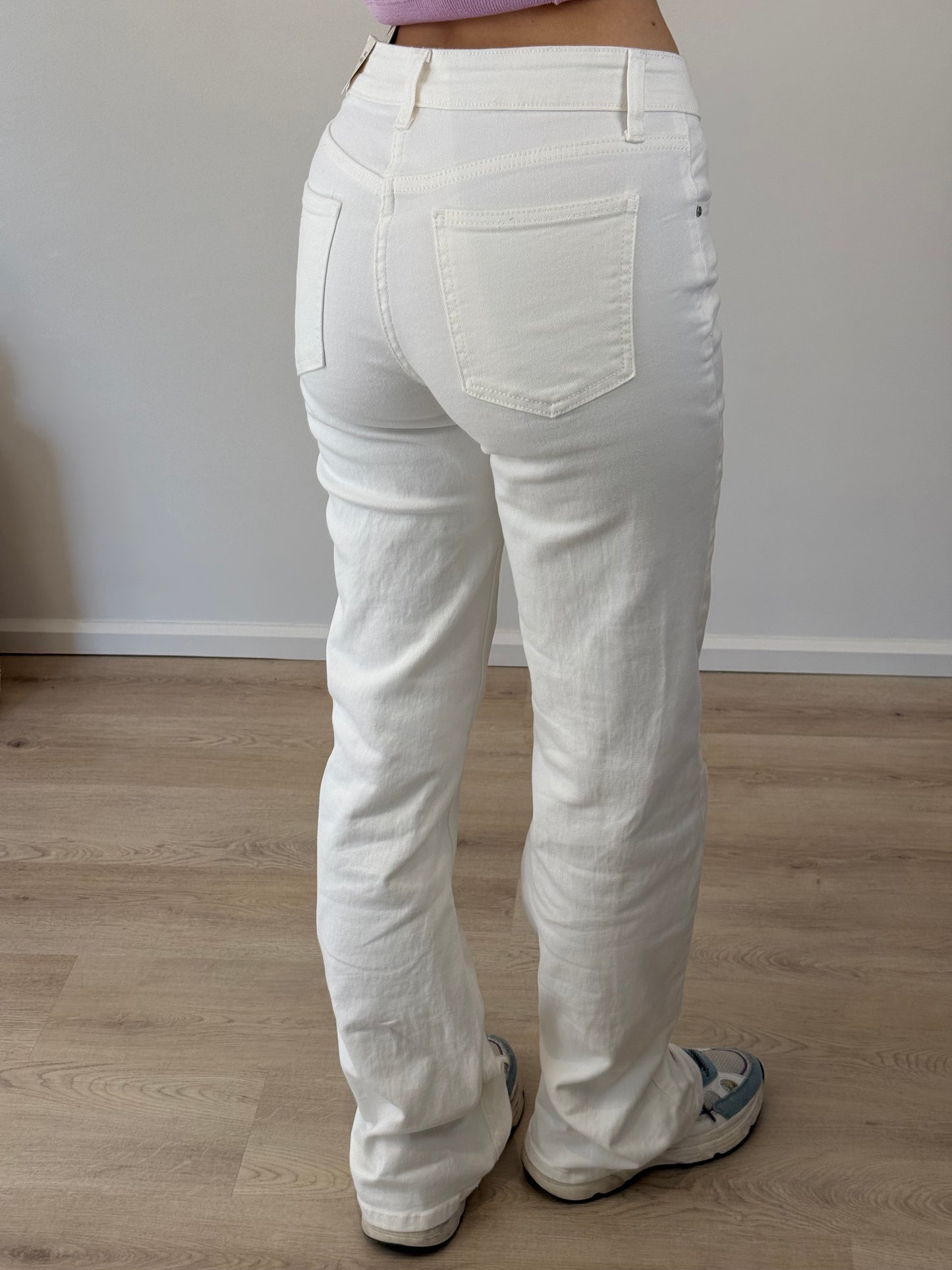 Mid waist - straight leg jeans - wit