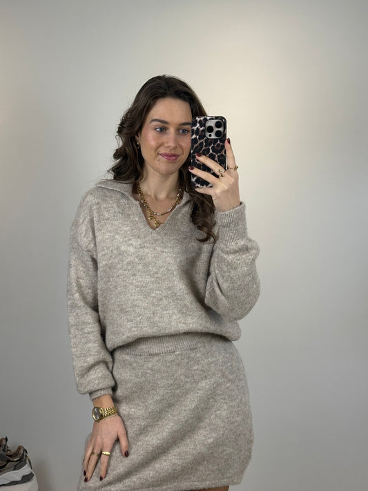 Gebreide trui met v-hals - beige