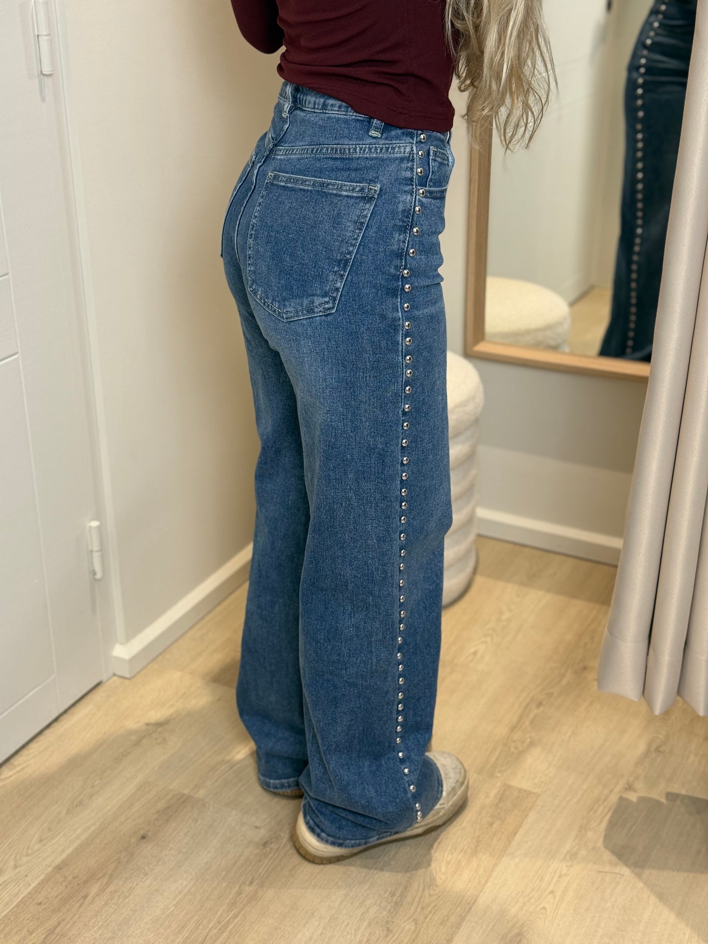 High waist - wide leg jeans met studs - denim - At Styles