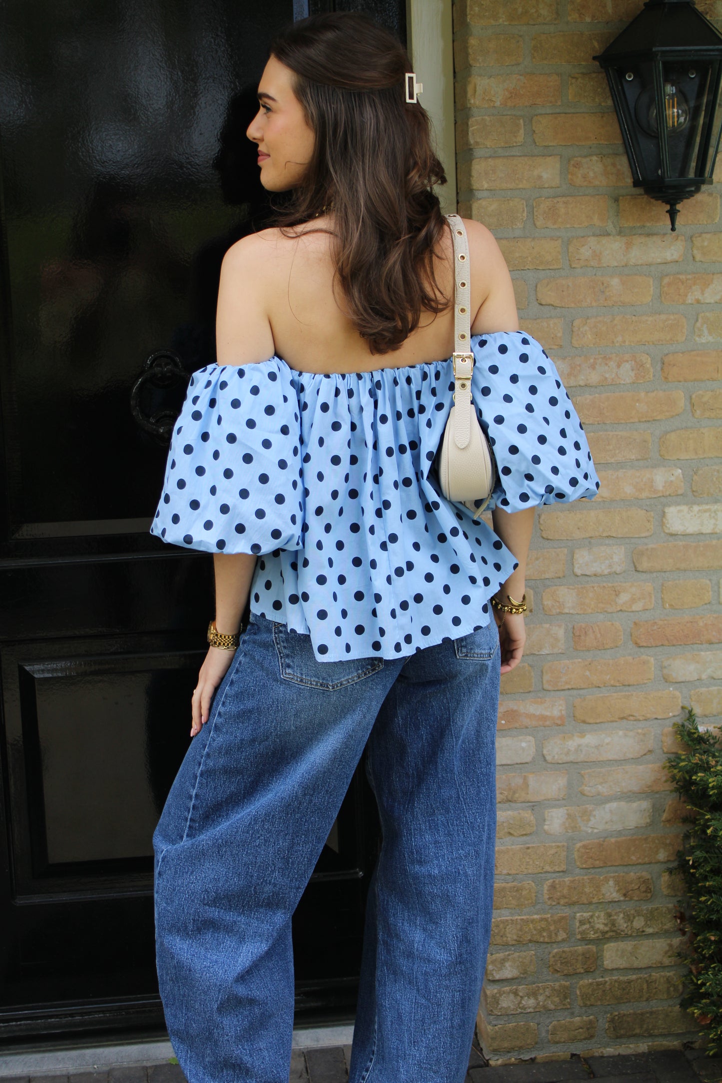 Off-shoulder polkadot top - blauw - At Styles