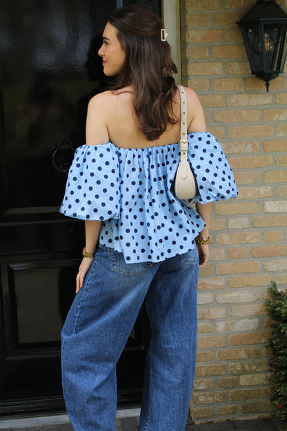 Off-shoulder polkadot top - blauw - At Styles