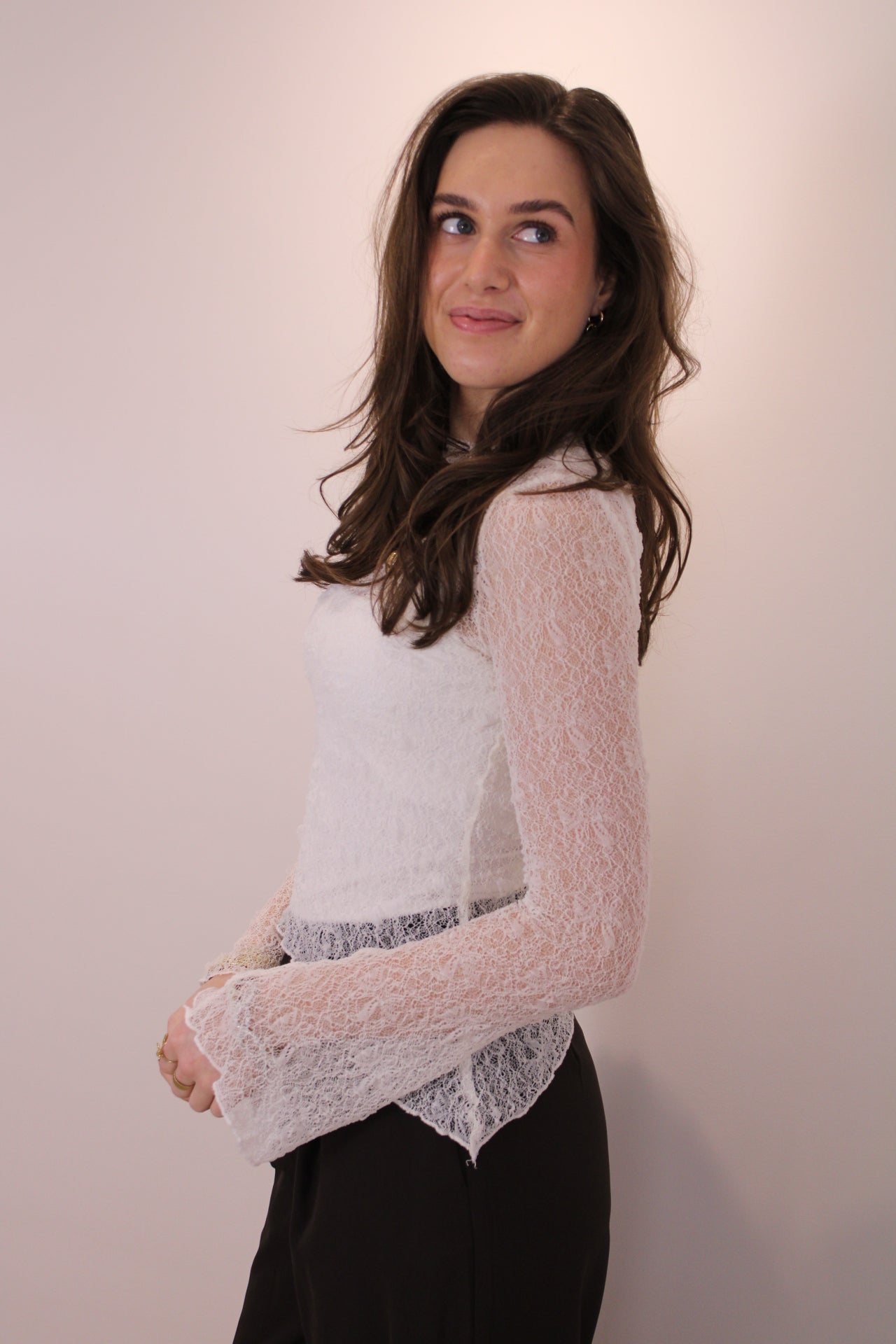 Asymmetrisch kanten top met mouwtje - creme - At Styles