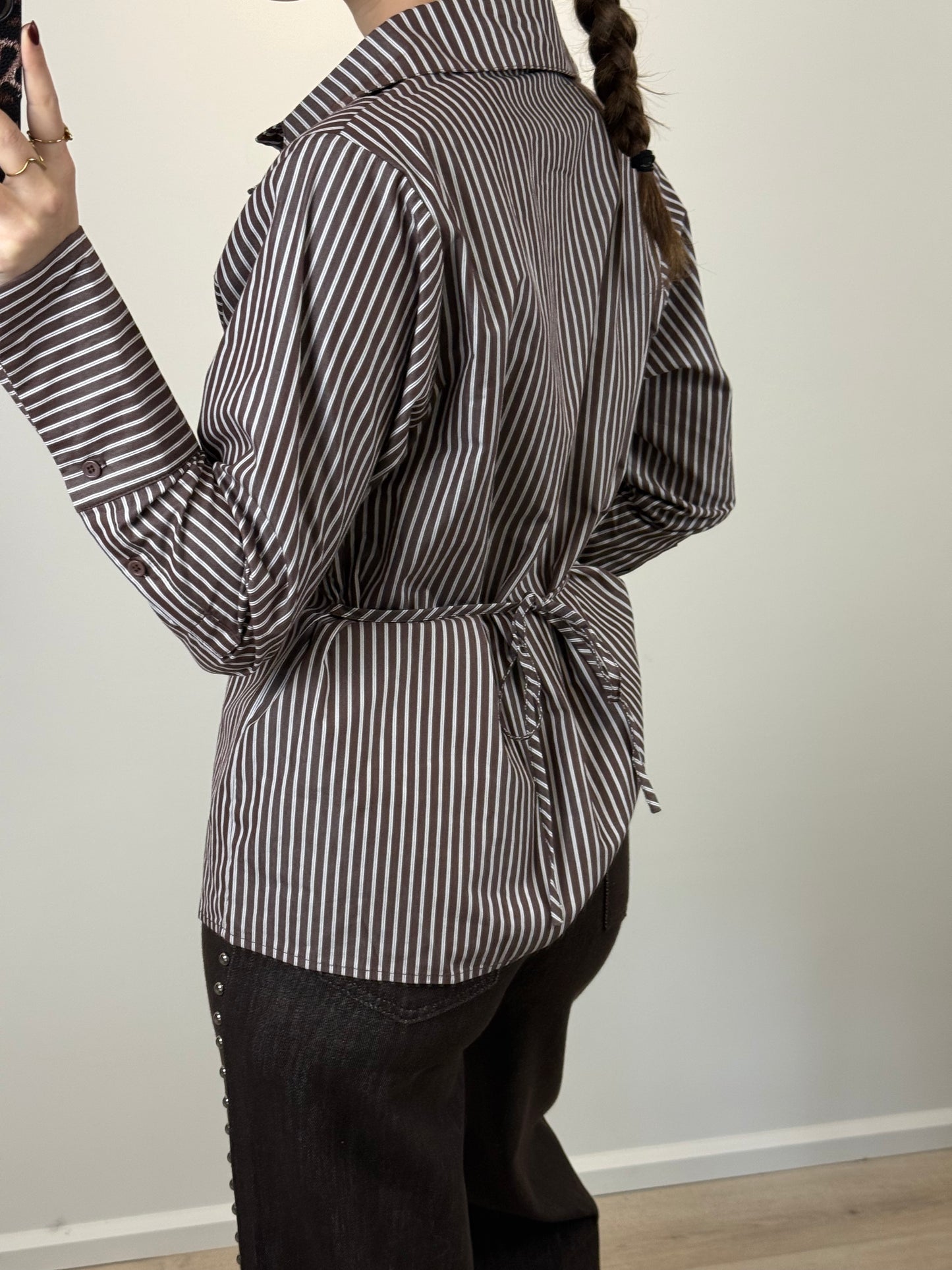 Gestreepte blouse met strik - bruin