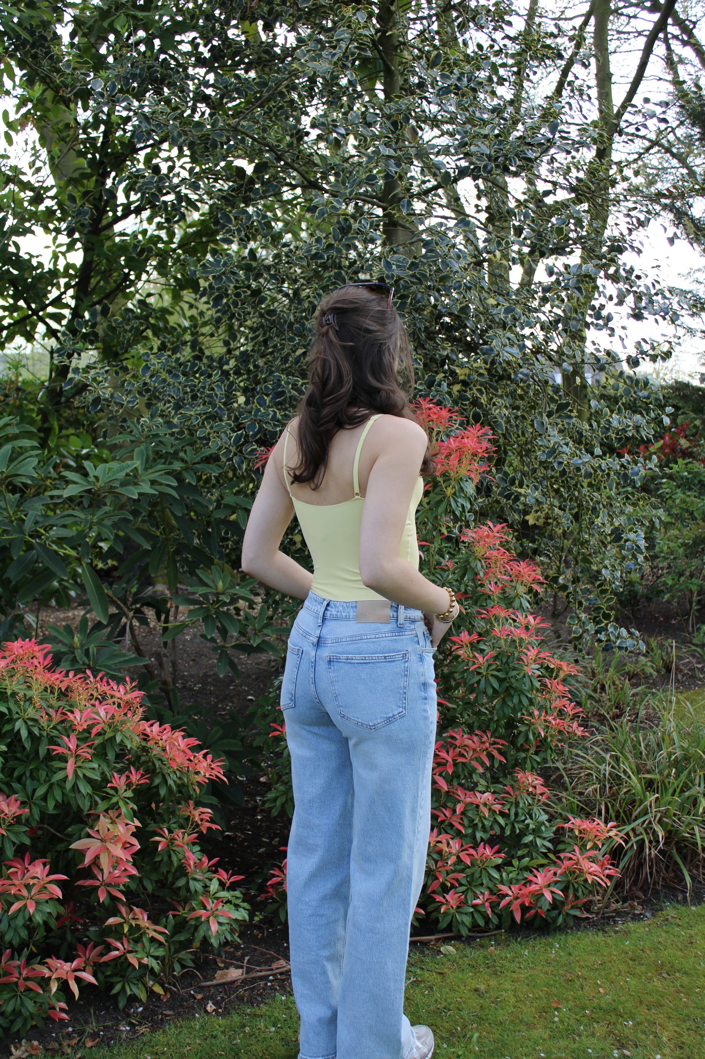 Seamless shaping body met cups - geel