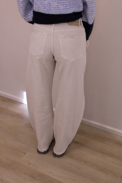 Mid waist - barrel jeans - beige - At Styles