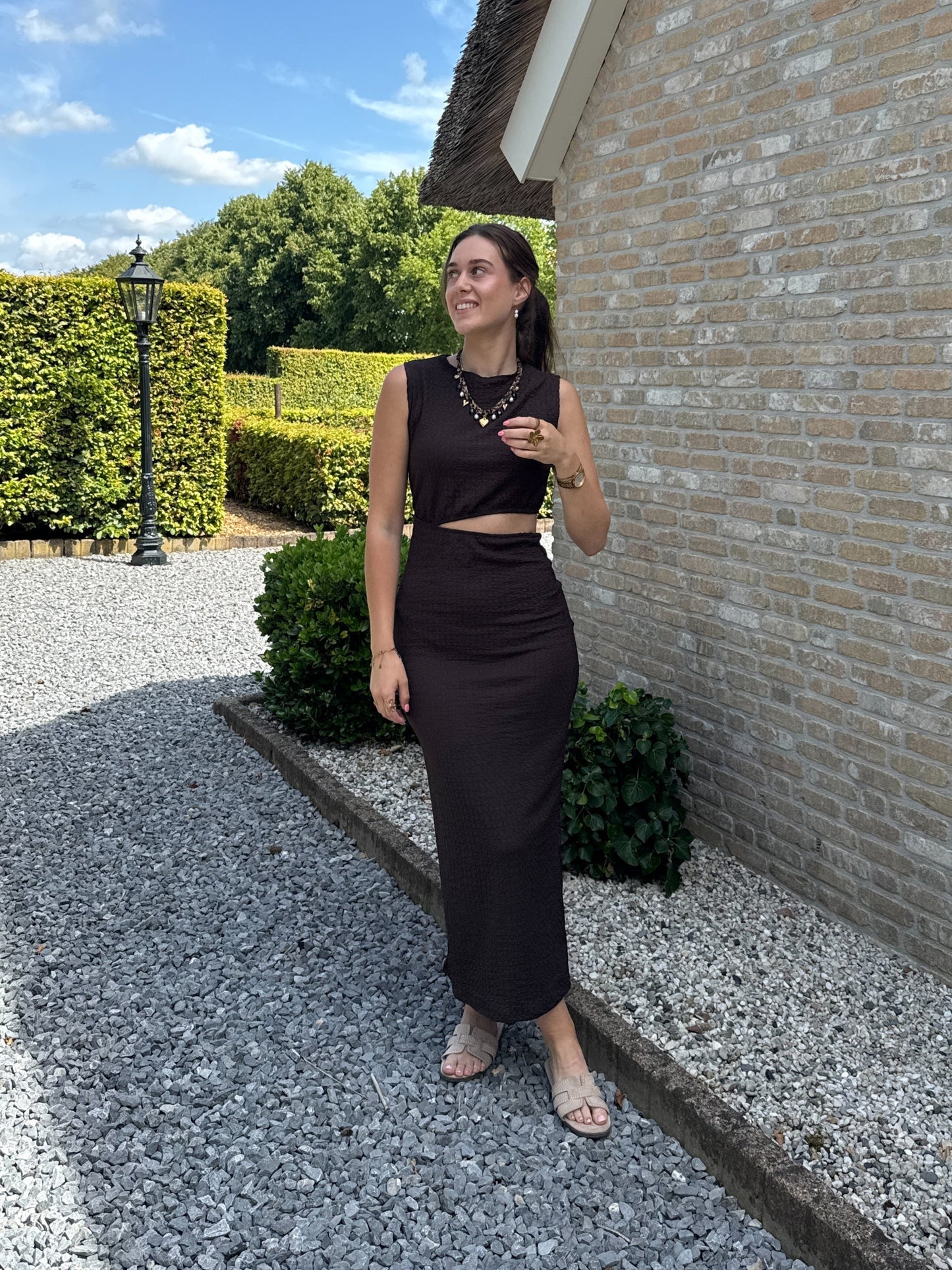 Jurk met cut out - bruin