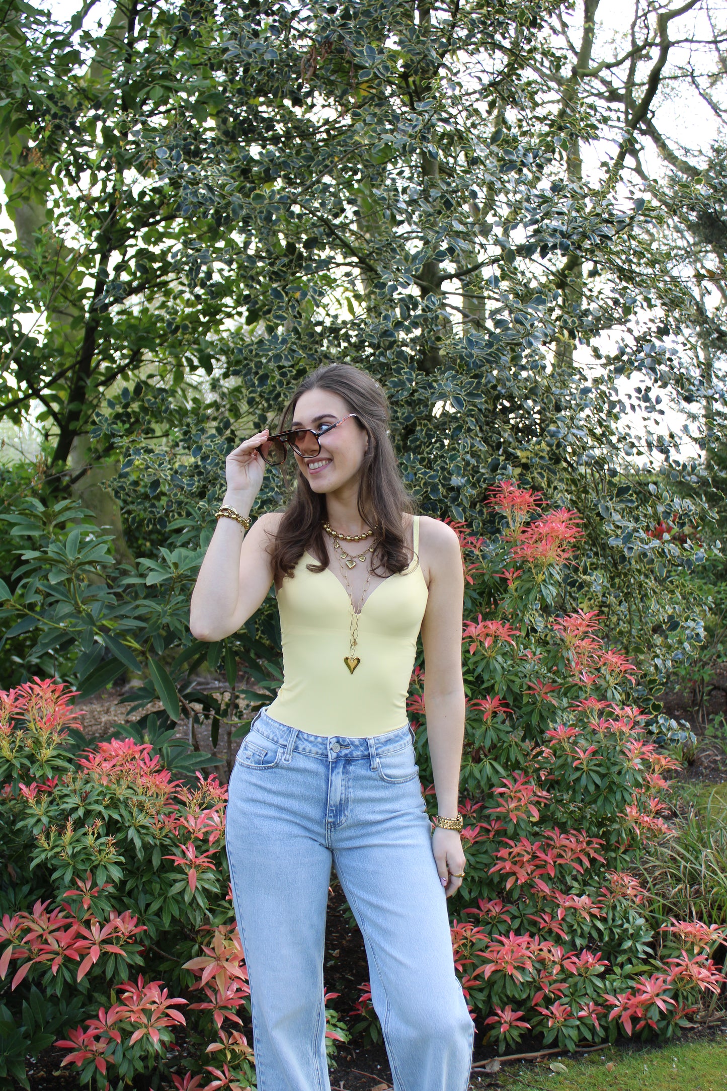 Seamless shaping body met cups - geel