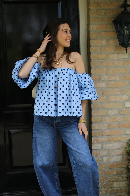 Off-shoulder polkadot top - blauw - At Styles