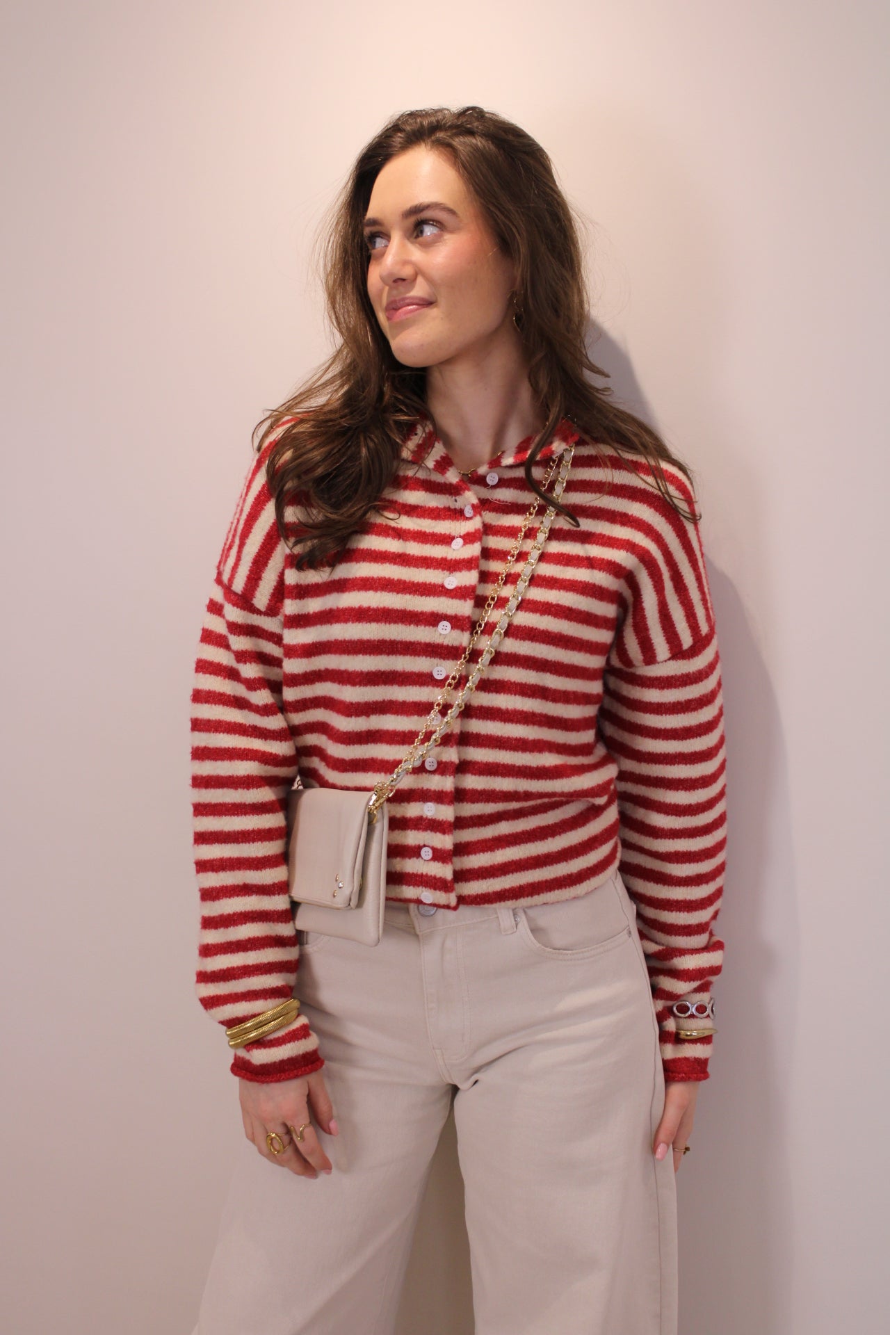 Gestreepte trui/vest met knoopjes - rood/creme - At Styles