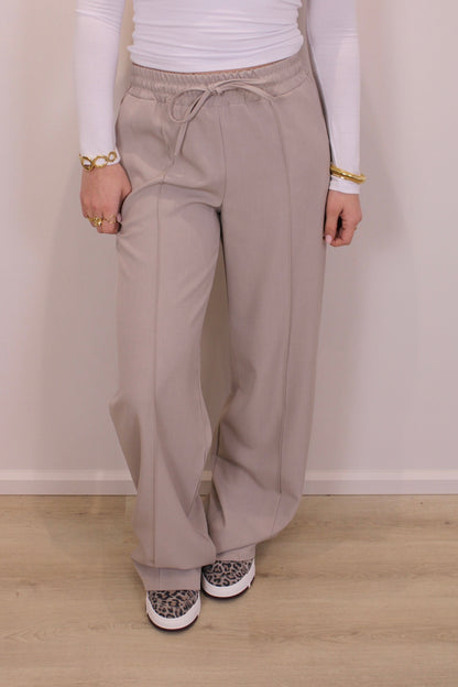 Broek met elastiek en siernaad - beige - At Styles