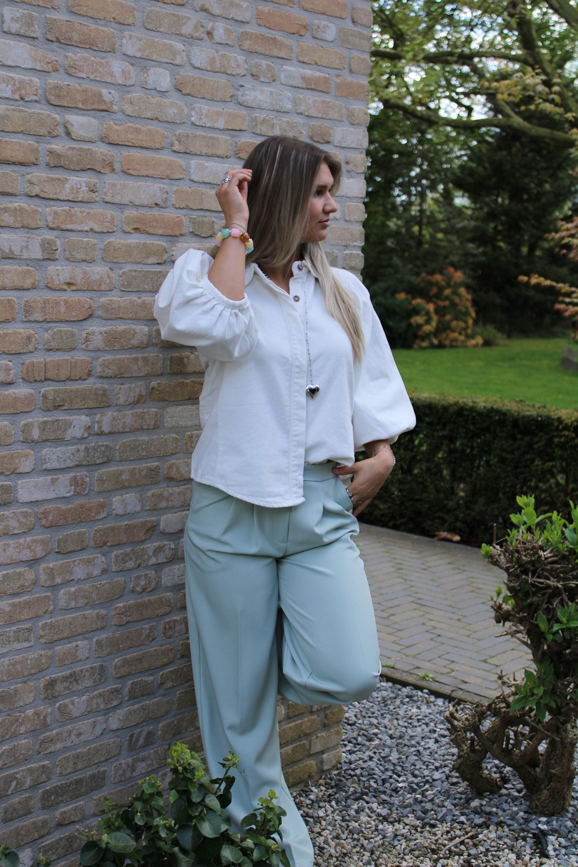 Denim blouse met pofmouw - wit - At Styles