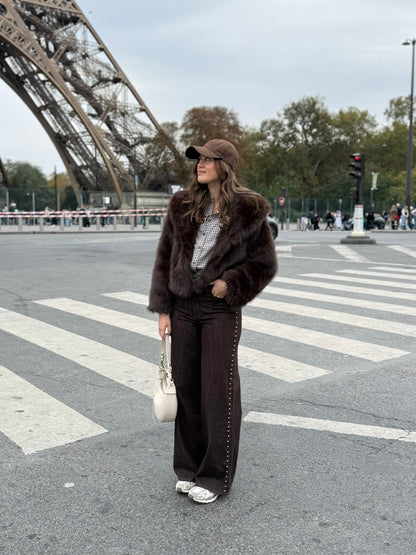 High waist - straight leg jeans met studs - bruin