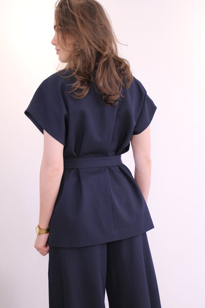 Boxy gilet met riem - donkerblauw - At Styles