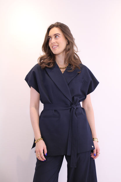 Boxy gilet met riem - donkerblauw - At Styles