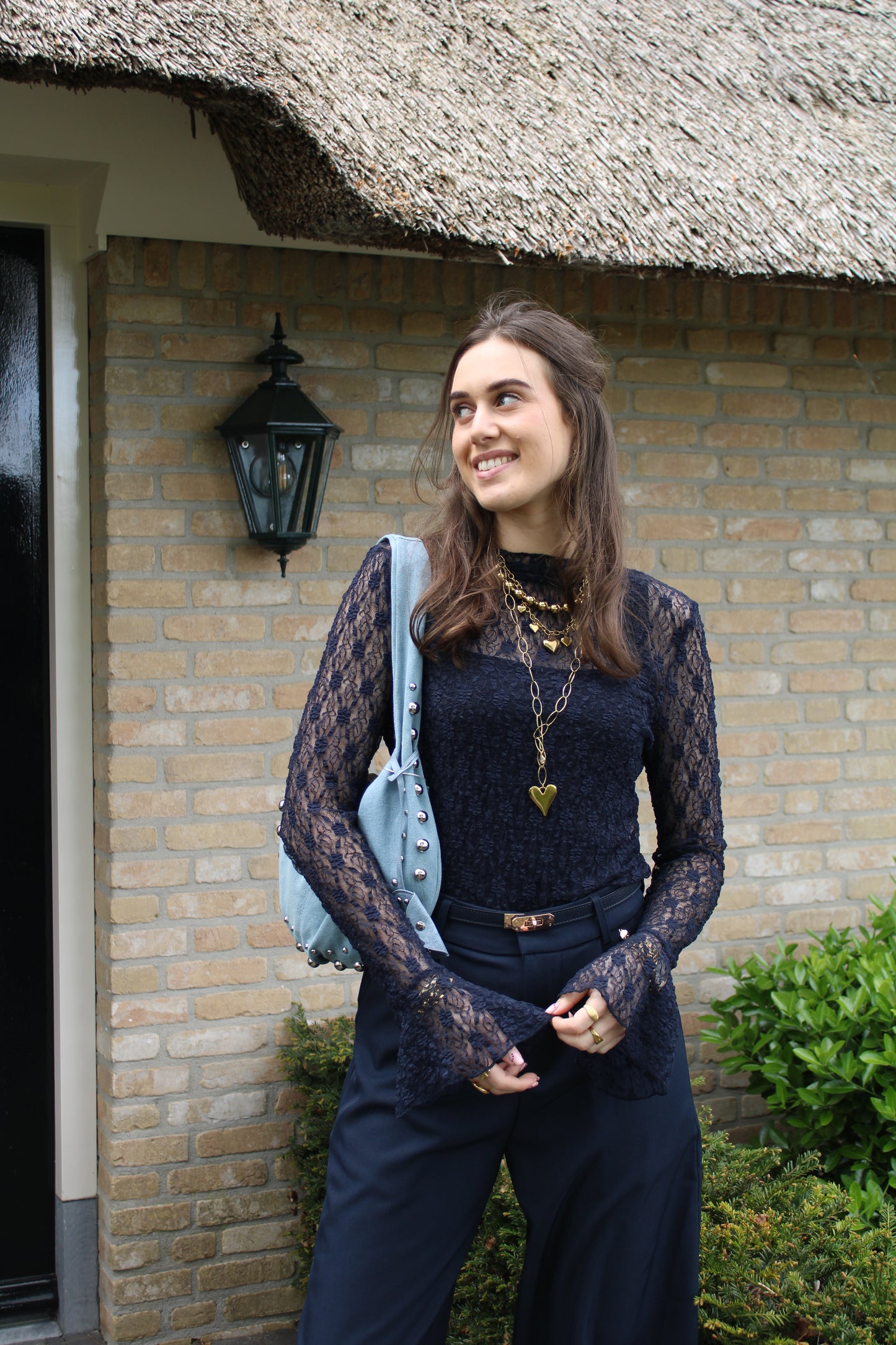 Kanten top met mouwtje - blauw - At Styles