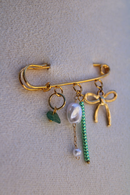 Charm pin broche - lucky