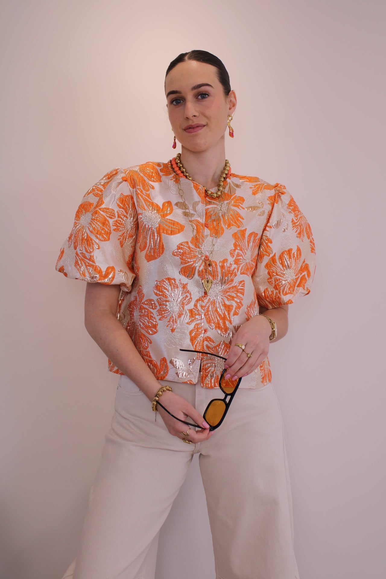 Bloemen top pofmouw - oranje - At Styles