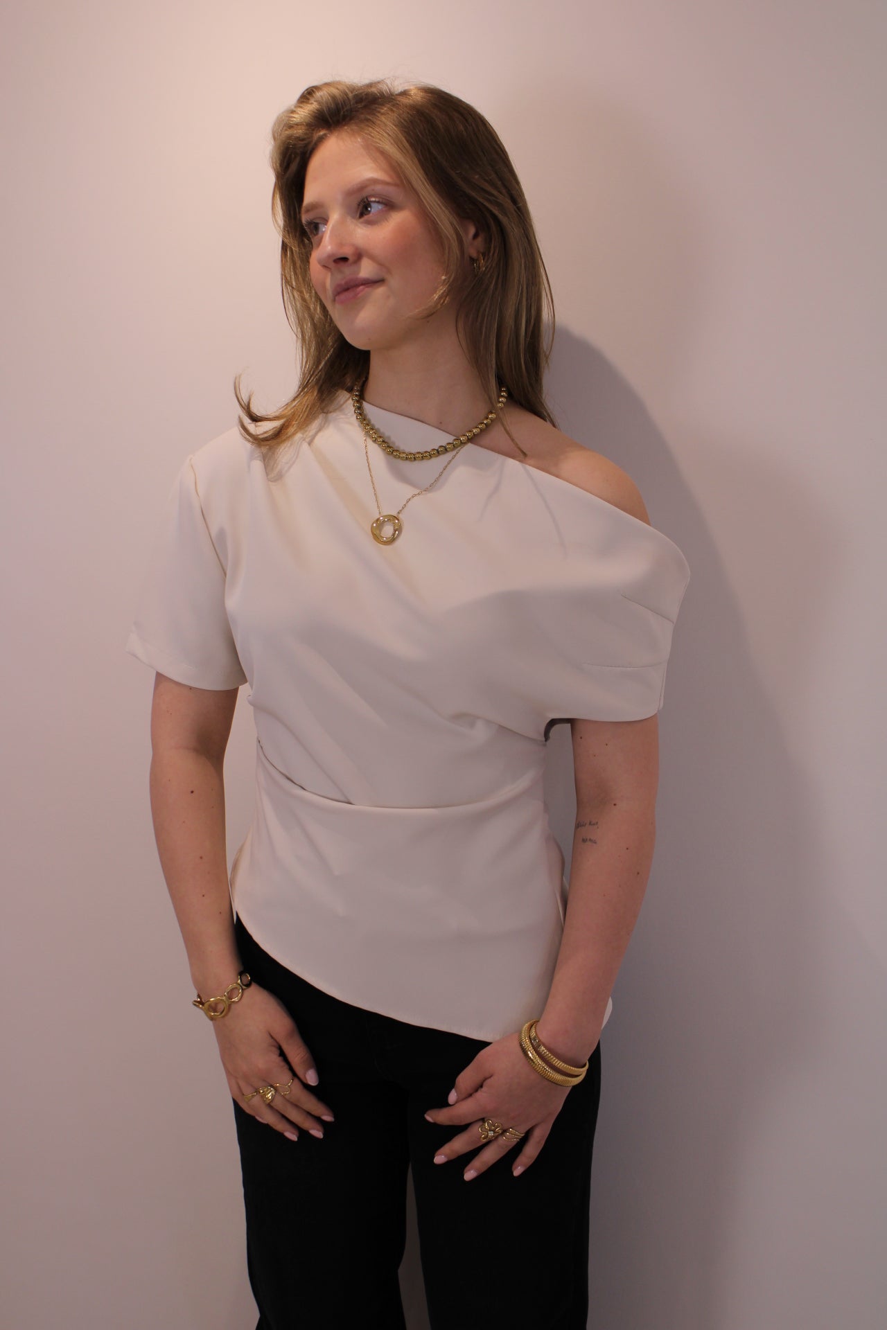 Asymmetrisch one shoulder top - creme - At Styles