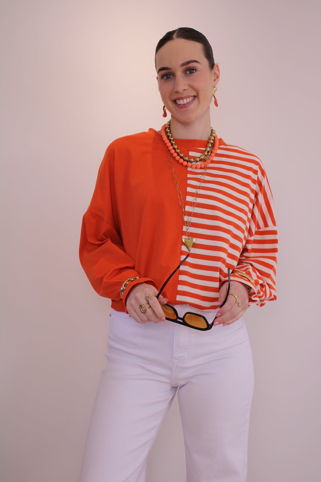 PRE-ORDER Shirt met streep - oranje (di. 31 maart in huis) - At Styles