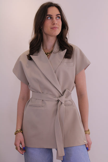 Boxy gilet met riem - beige - At Styles