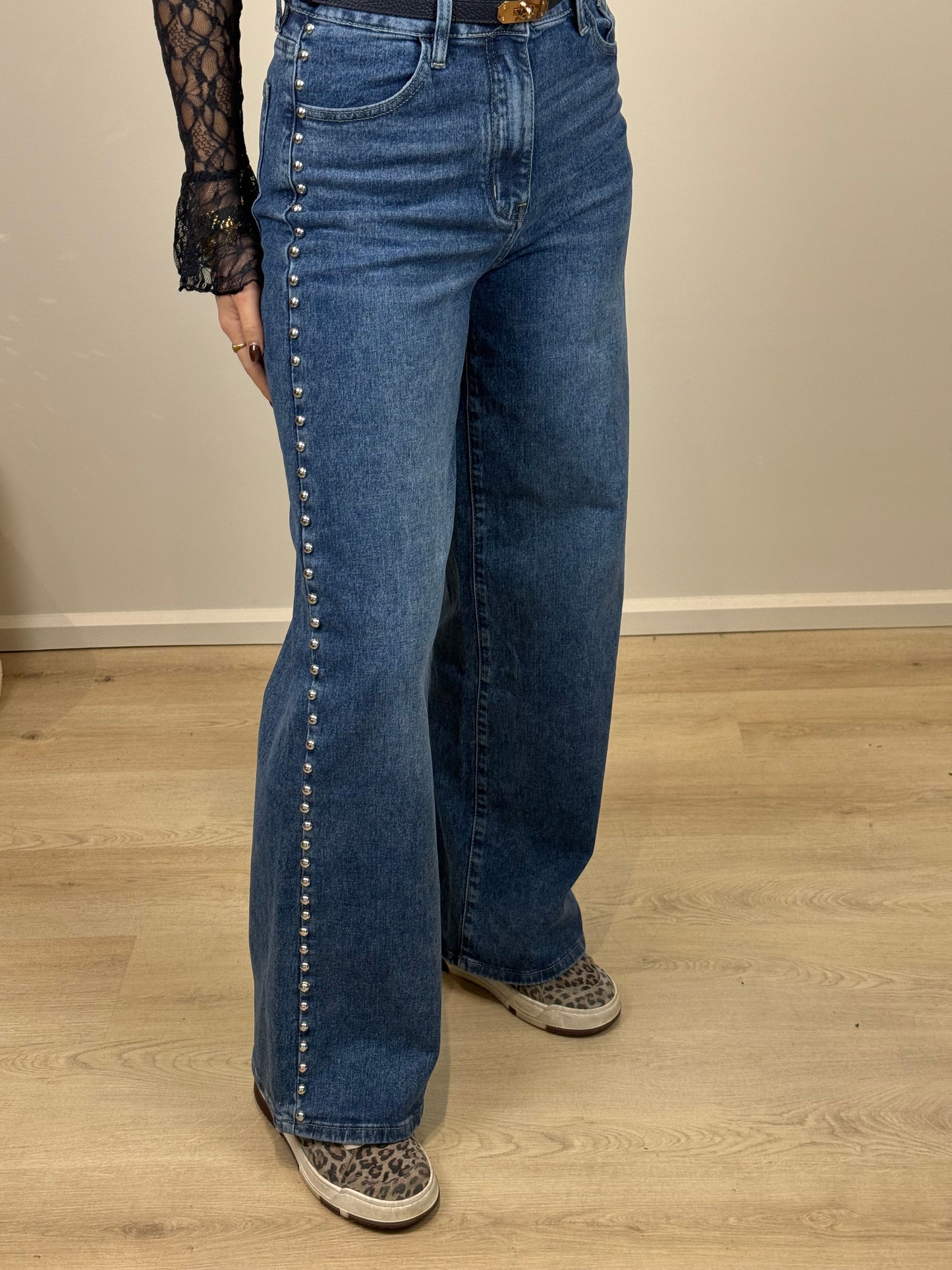 High waist - wide leg jeans met studs - denim