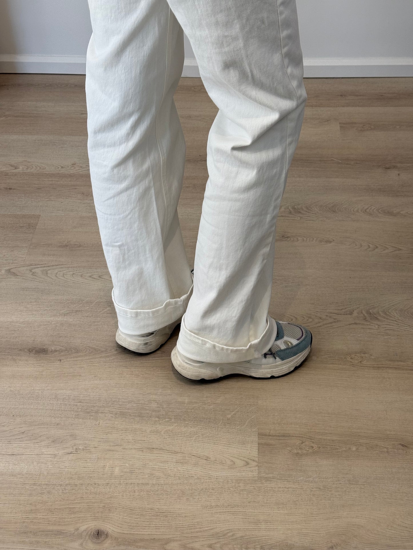 Mid waist - straight leg jeans - wit