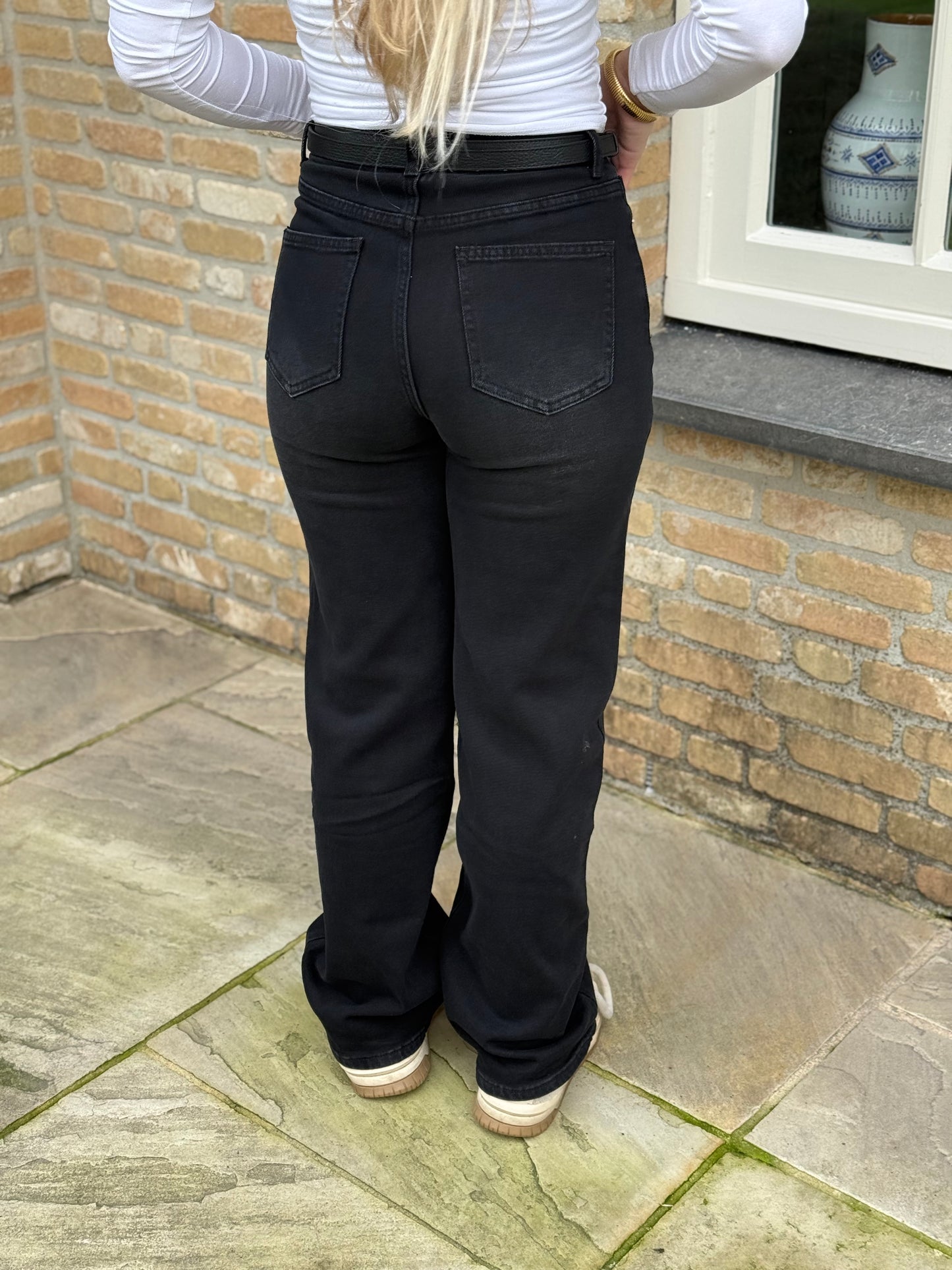 High waist - straight leg stretch jeans - zwart - At Styles