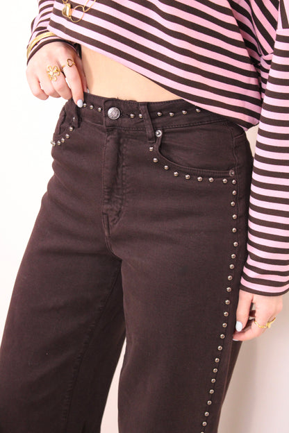 Mid waist - straight leg stretch jeans met studs - bruin - At Styles