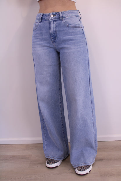 Mid waist - wide leg stretch jeans - denim - At Styles