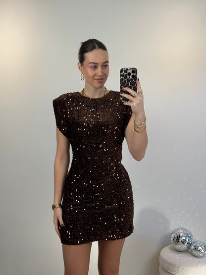 Glitter jurkje met schoudervulling - bruin
