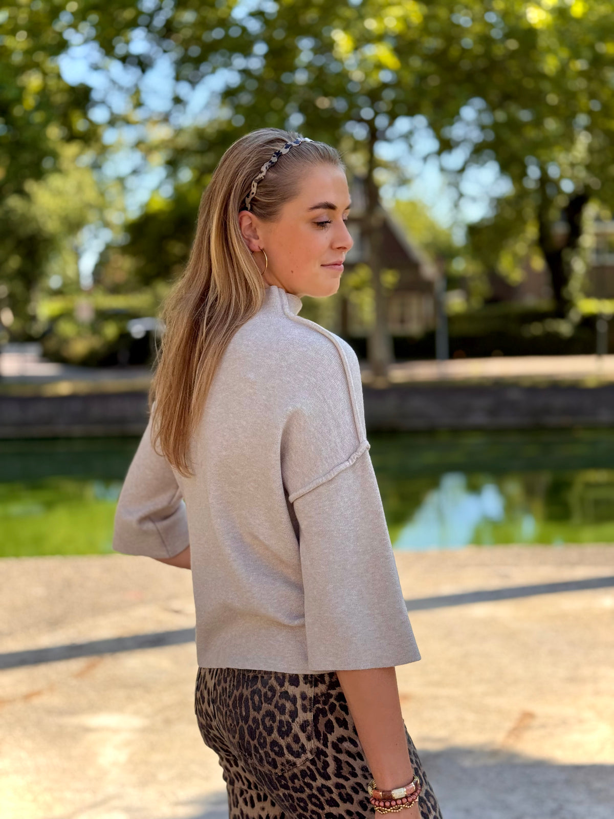 Driekwart top met naad - beige