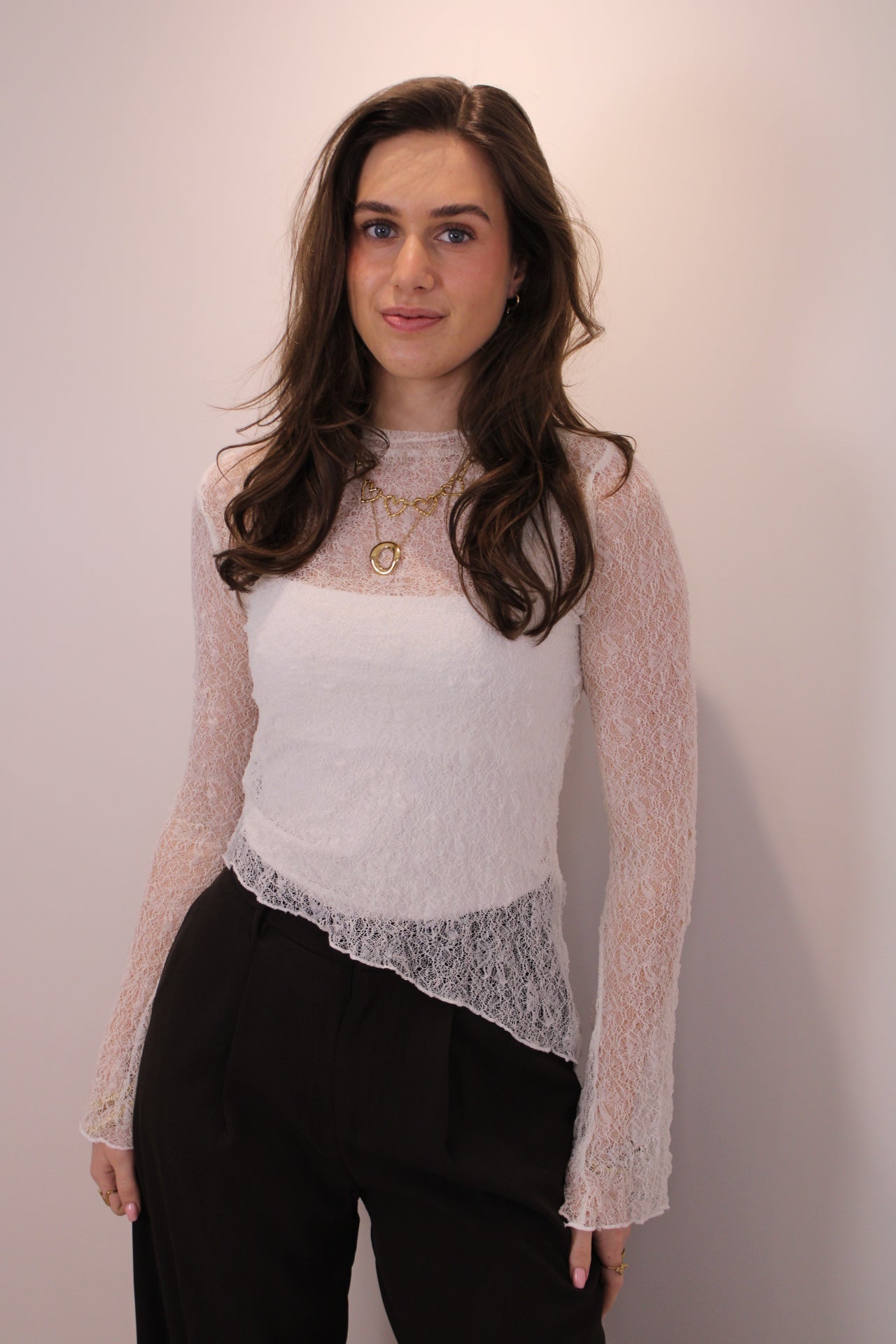 Asymmetrisch kanten top met mouwtje - creme - At Styles