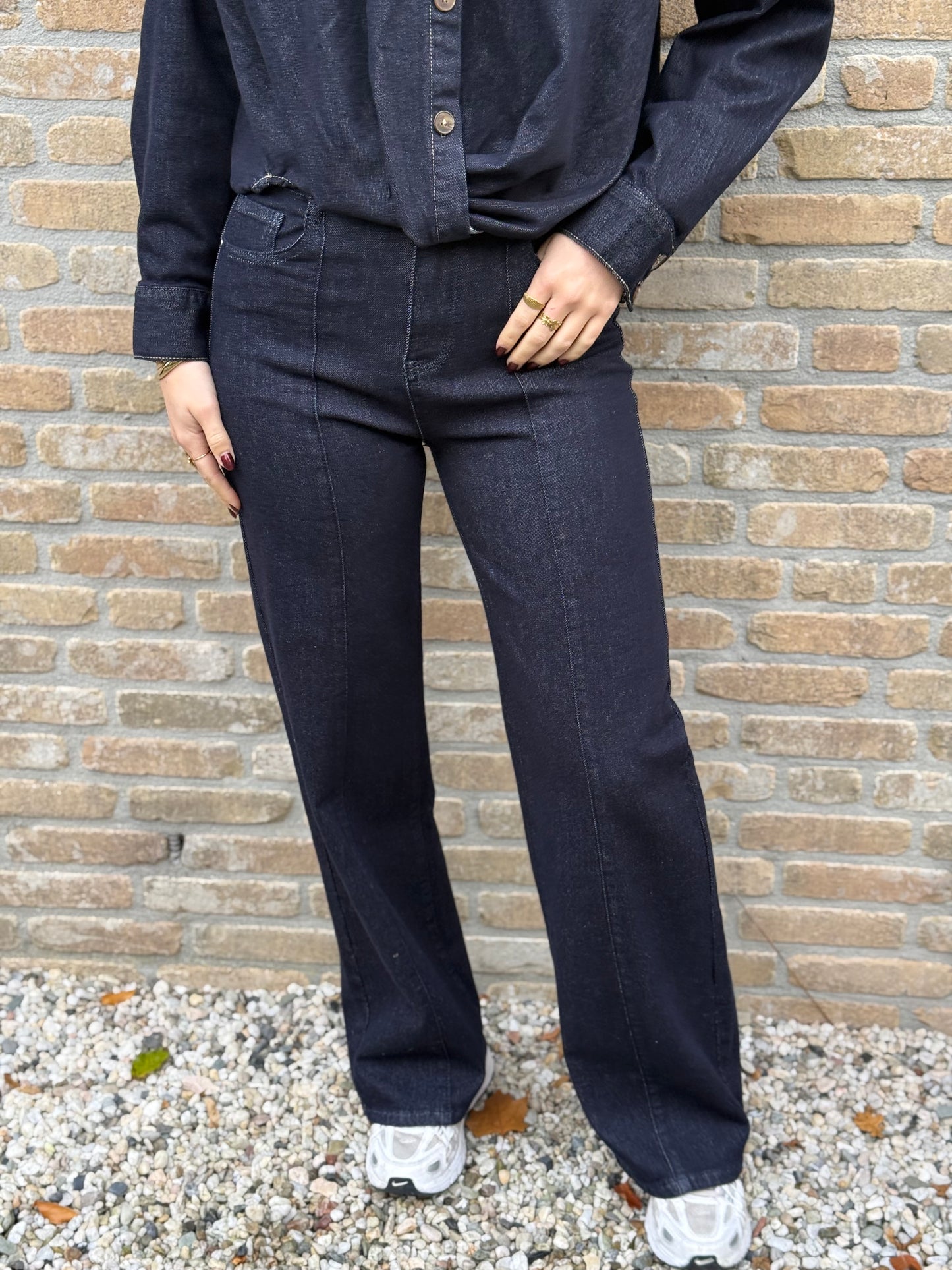 Mid waist - straight leg stretch jeans - dark denim