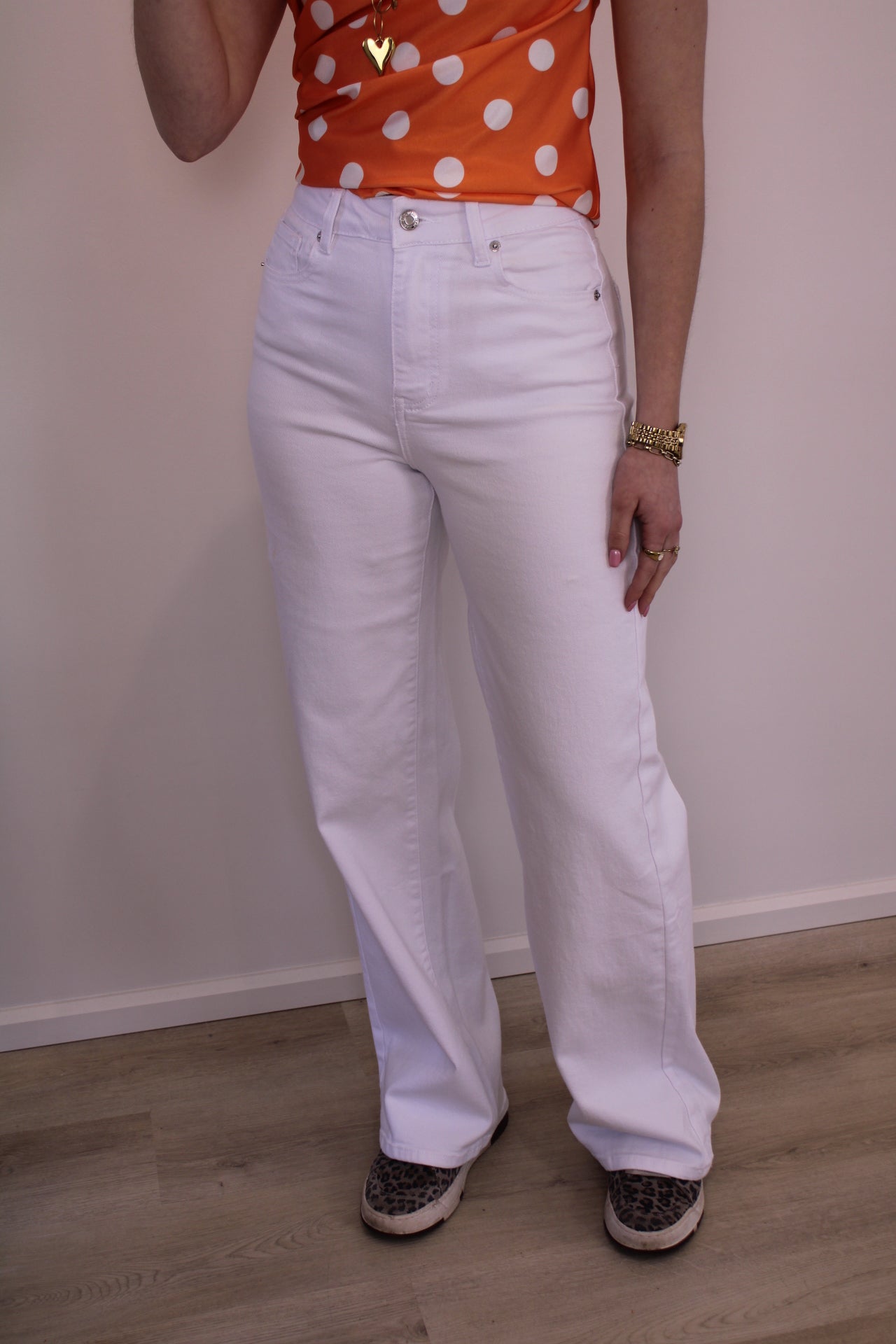 High waist - wide leg stretch jeans - wit - At Styles