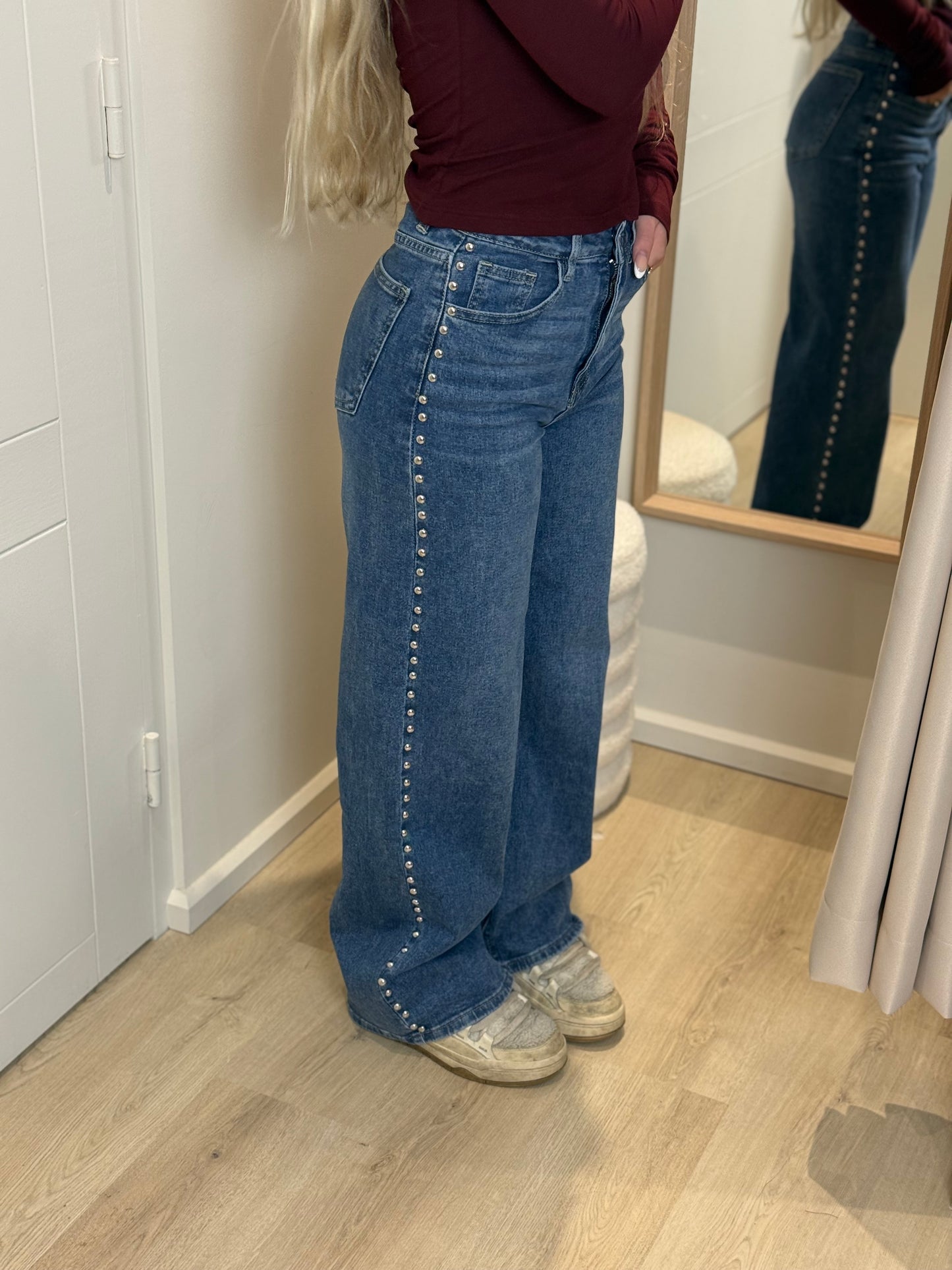 High waist - wide leg jeans met studs - denim - At Styles