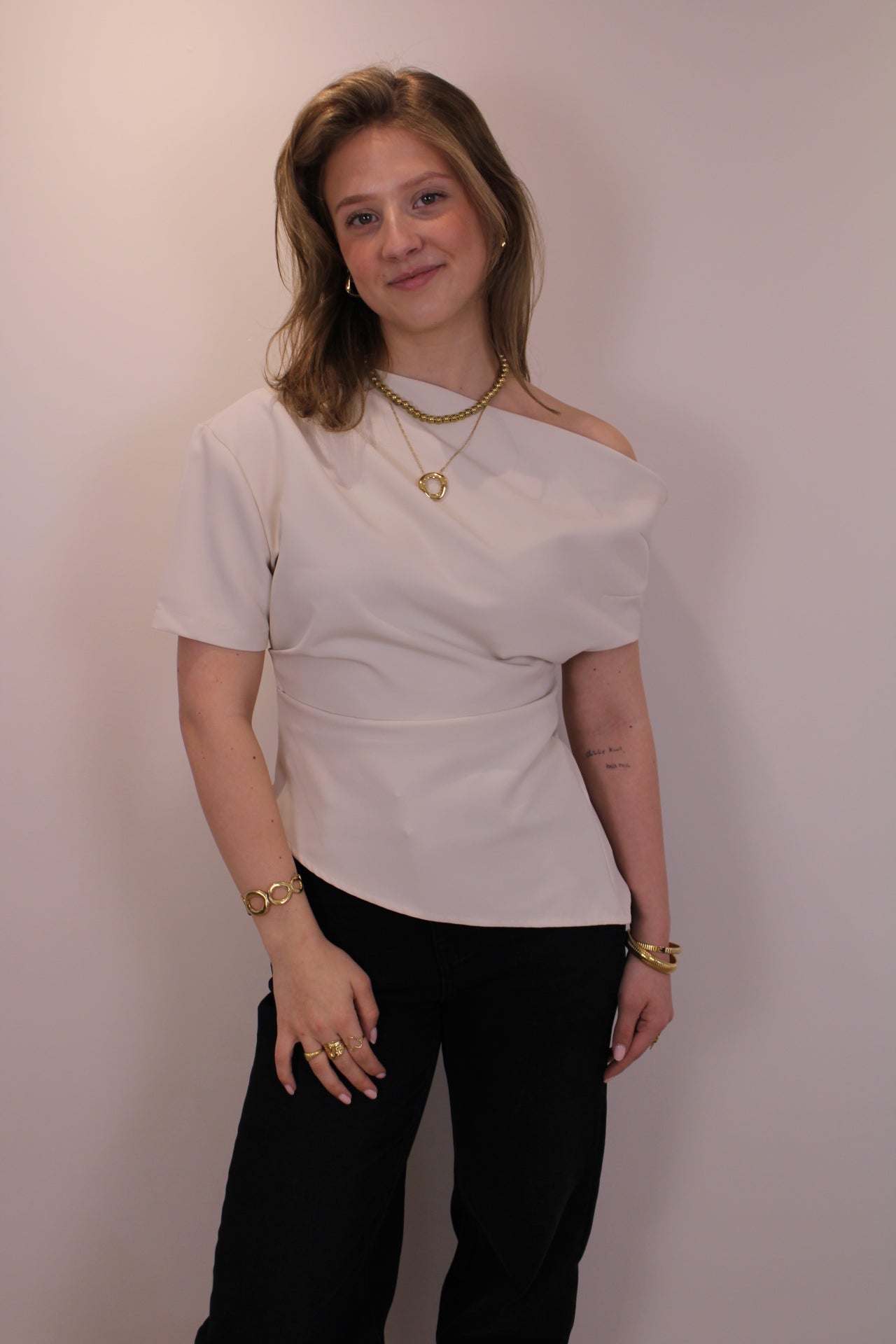 Asymmetrisch one shoulder top - creme - At Styles