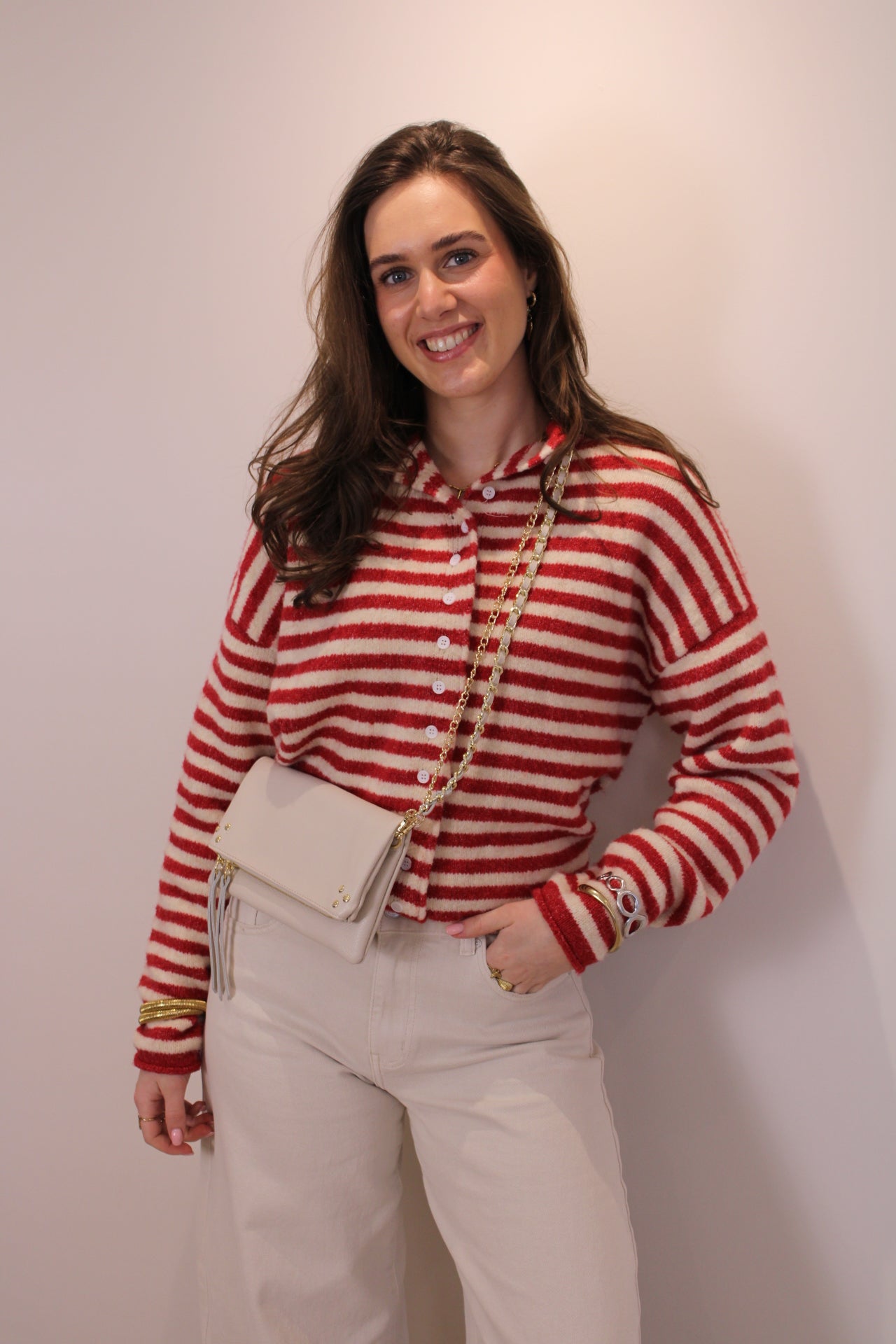 Gestreepte trui/vest met knoopjes - rood/creme - At Styles
