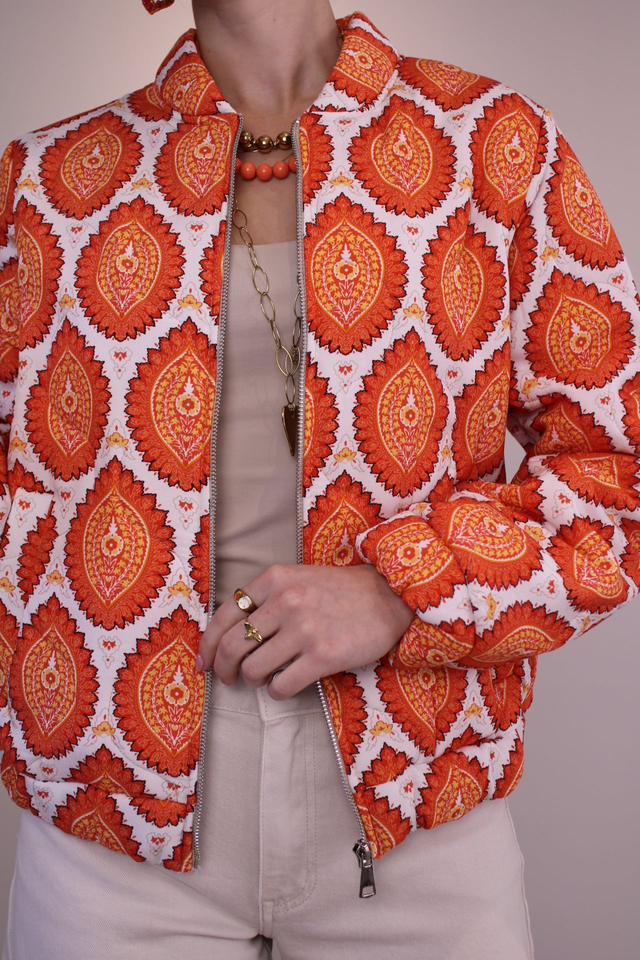 PRE-ORDER Bomber jasje print - oranje (uiterlijk di. 31 maart in huis) - At Styles