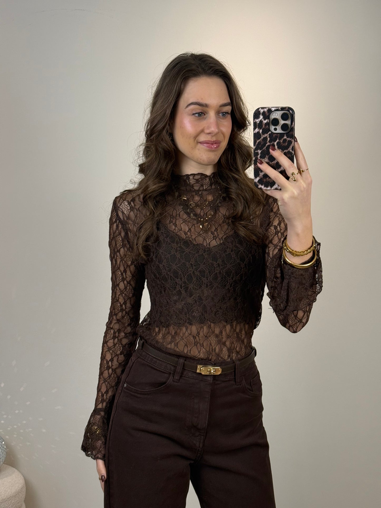 Kanten top met mouwtje - bruin