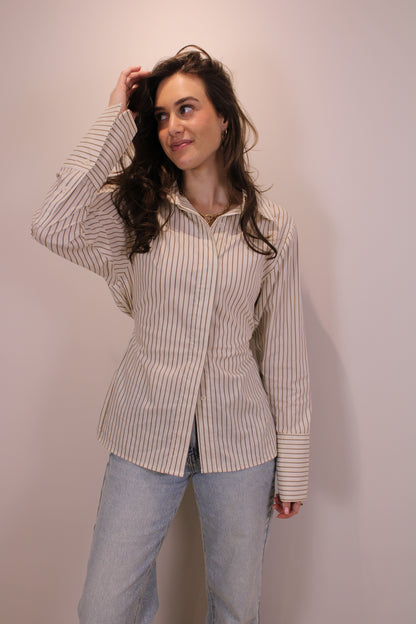 Getailleerde blouse met strik - beige - At Styles