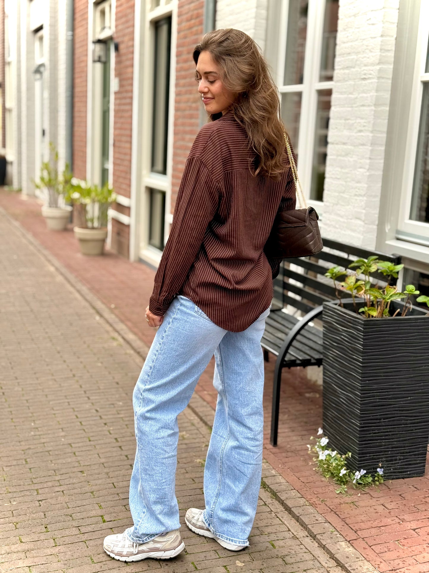 Blouse met embleem - bruin