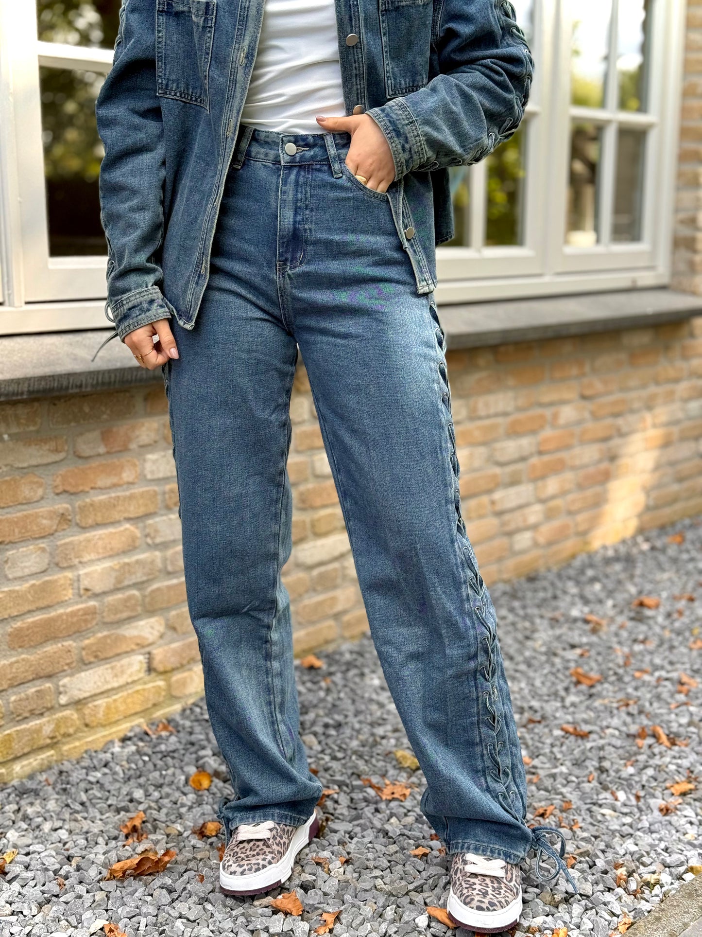 Mid waist - baggy jeans met veter